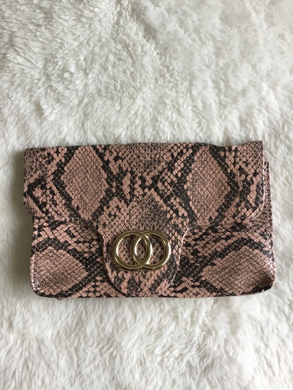Blush Faux Snake Leather Metal Rings Gold Chain Crossbody Bag - Picture 1 of 15
